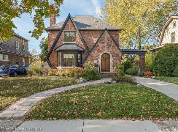 1425 Bedford Road, Grosse Pointe Park, MI 48230