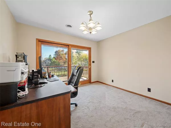 South Lyon, MI 48178,9755 Annabelle Court