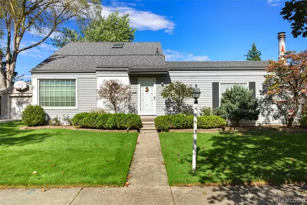 10404 Hart Avenue, Huntington Woods, MI