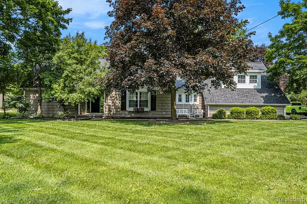 Grand Blanc, MI 48439,9818 BURNING TREE Drive