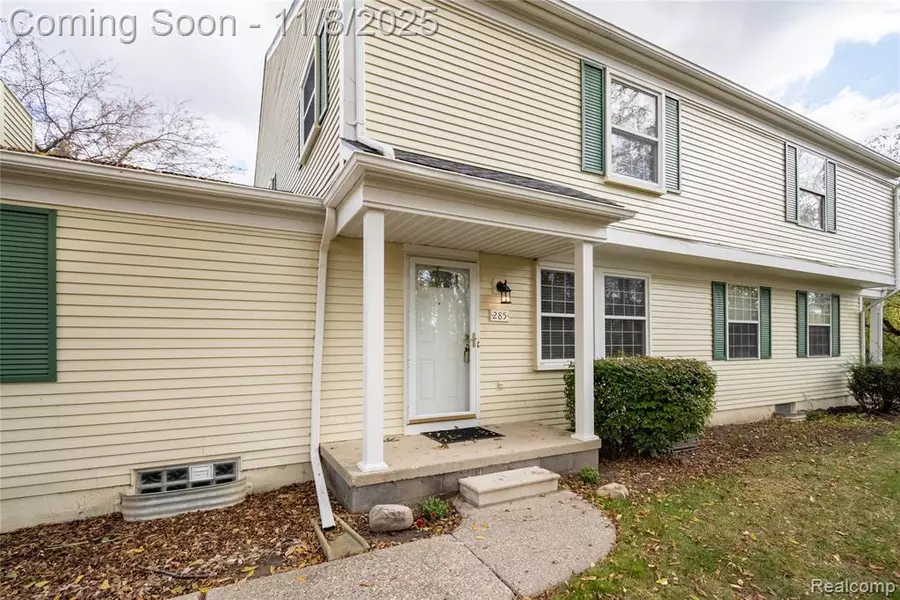 285 Inlet Court, Walled Lake, MI 48390