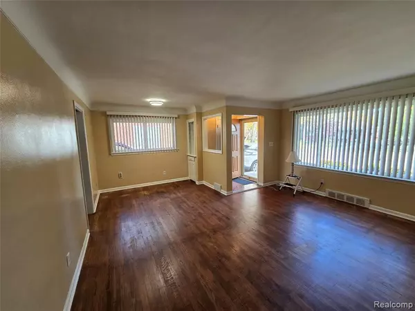 Redford, MI 48239,9315 San Jose