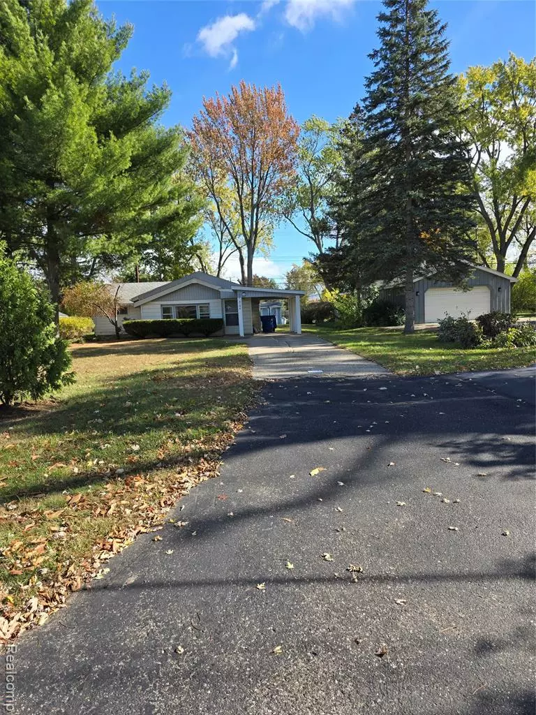 Waterford, MI 48329,3194 Whitfield Drive