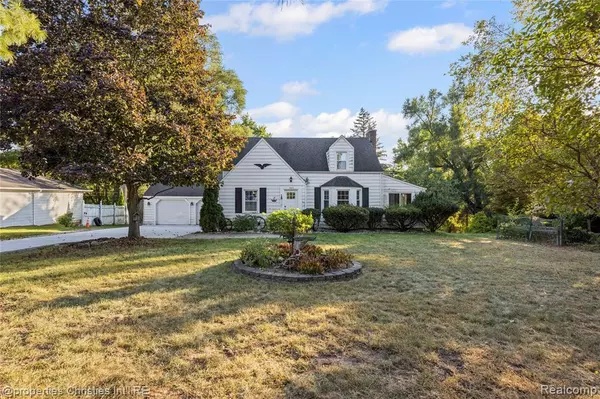 West Bloomfield, MI 48323,3143 Walnut Lake Road