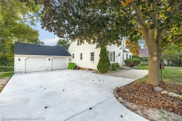 West Bloomfield, MI 48323,3143 Walnut Lake Road