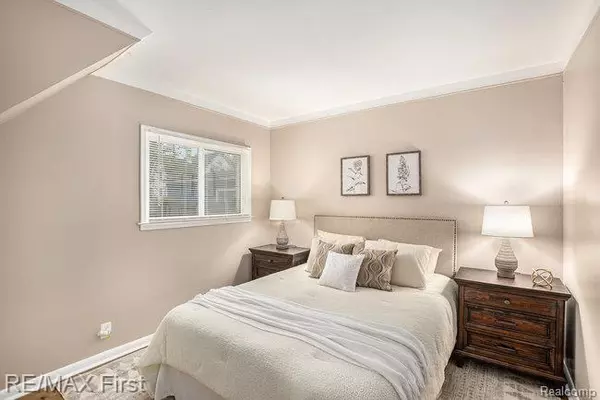 Mount Clemens, MI 48043,33 Gallup Street