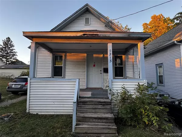 1213 E Kalamazoo Street, Lansing, MI 48912