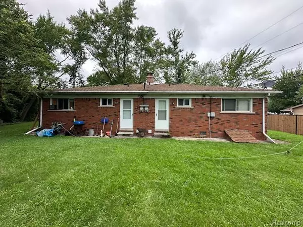 Lincoln Park, MI 48146,819 FRANK Avenue