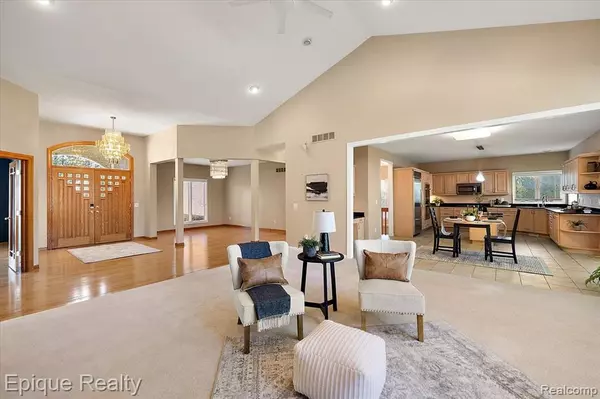 Oakland, MI 48306,374 Oakbridge Drive