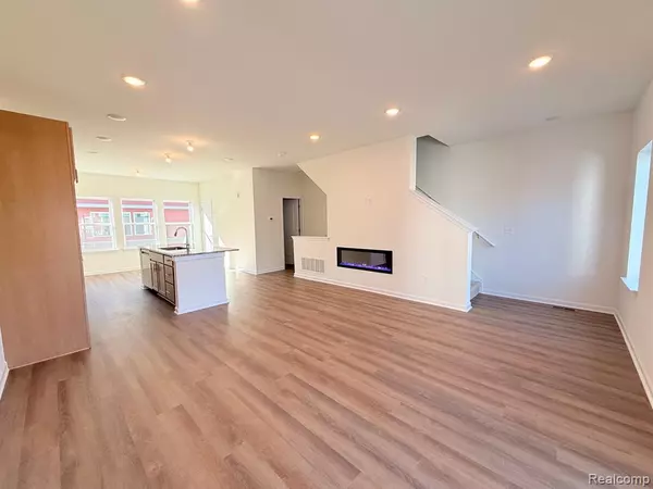 Troy, MI 48085,4864 Parkside Lane