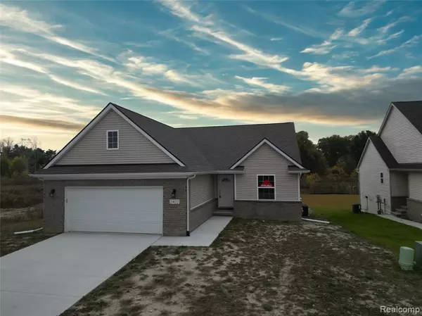 Davison, MI 48423,2422 Waterford Way