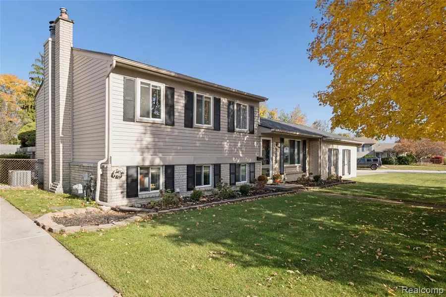 38502 Summers Street, Livonia, MI 48154