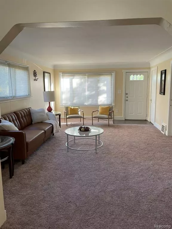 Allen Park, MI 48101,5894 Balfour Avenue