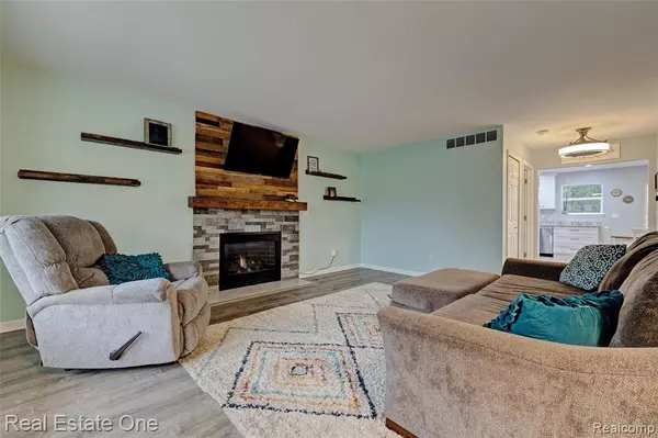 Holly, MI 48442,742 Marion Drive