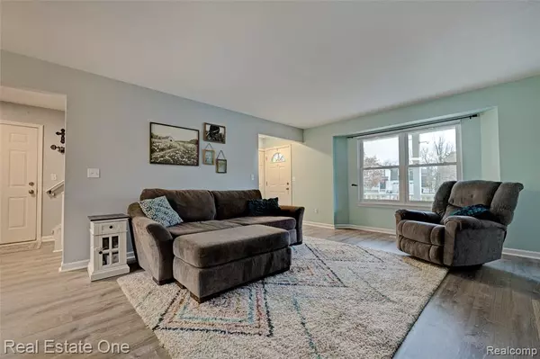 Holly, MI 48442,742 Marion Drive