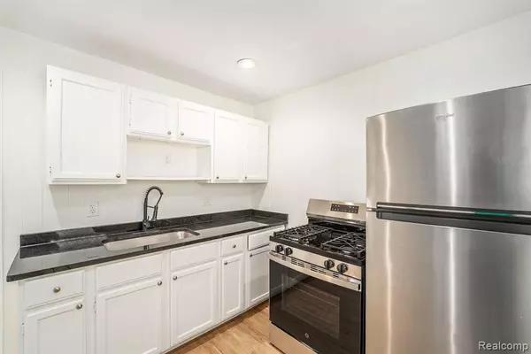 Eastpointe, MI 48021,23735 Donald Avenue