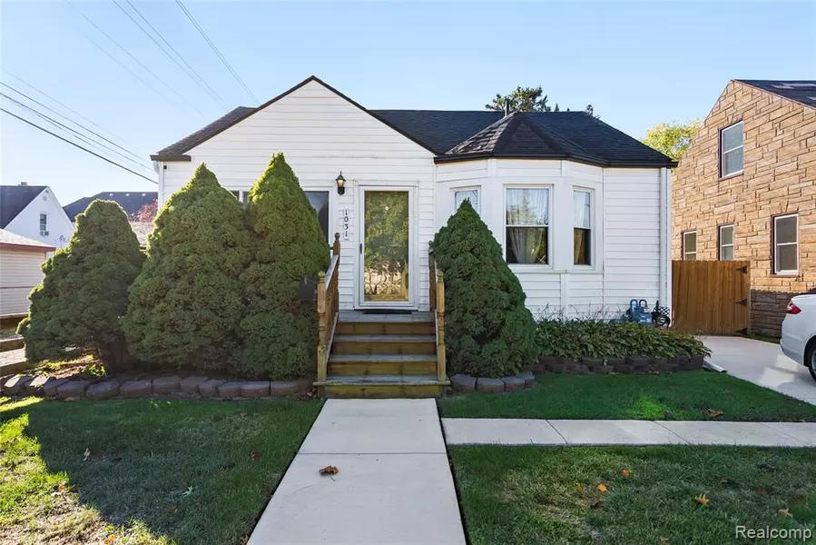 1031 Mulberry Street, Wyandotte, MI 48192