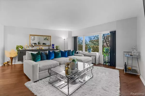 Southfield, MI 48075,5000 Town Center Center