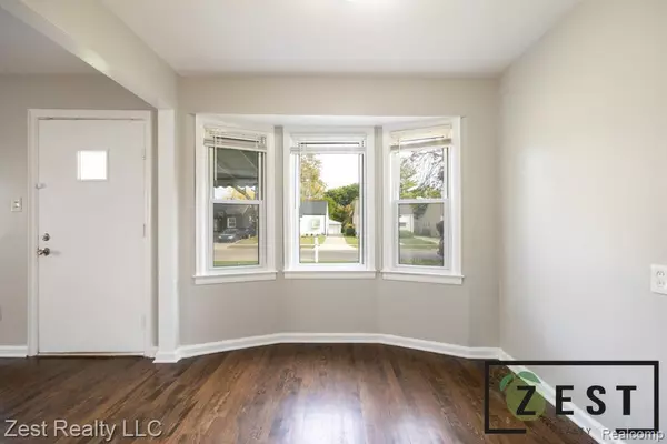 Harper Woods, MI 48225,19366 Woodside Street