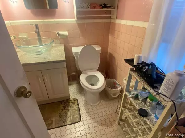 Detroit, MI 48215,434 Piper Boulevard