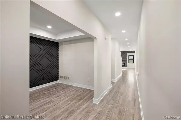 Ferndale, MI 48220,2130 Almont