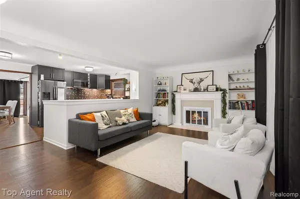 Redford, MI 48239,26056 Lyndon