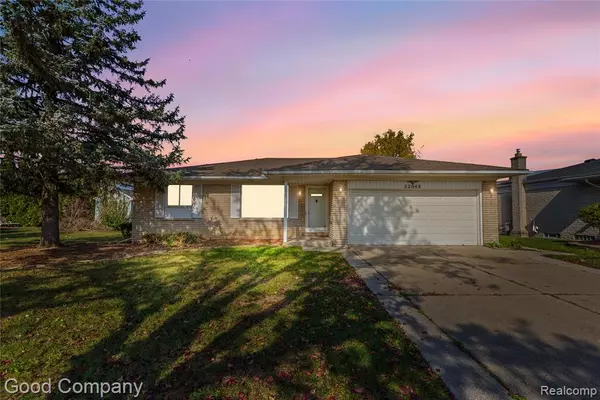 22048 Hampton Court, Woodhaven, MI 48183