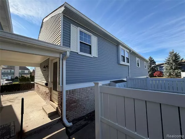 20923 W GLEN HAVEN Circle, Northville, MI 48167