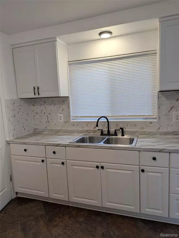 Detroit, MI 48235,18210 Lesure NW Street