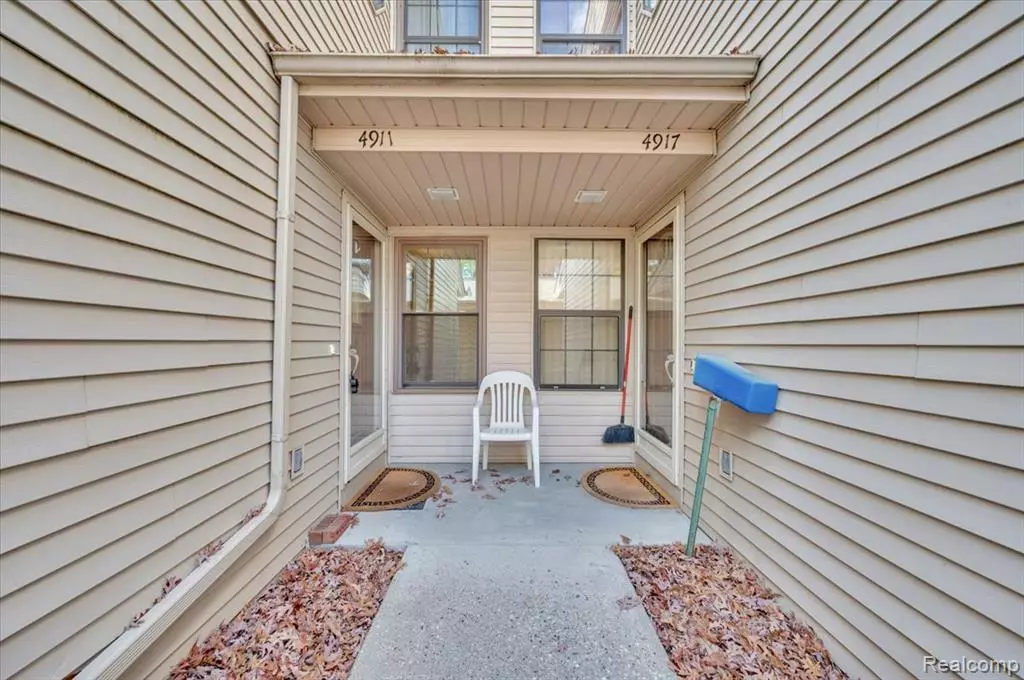 Waterford, MI 48329,4911 Oak Hill Drive