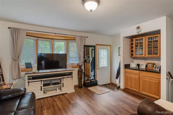 West Bloomfield, MI 48323,4245 Bunker Avenue