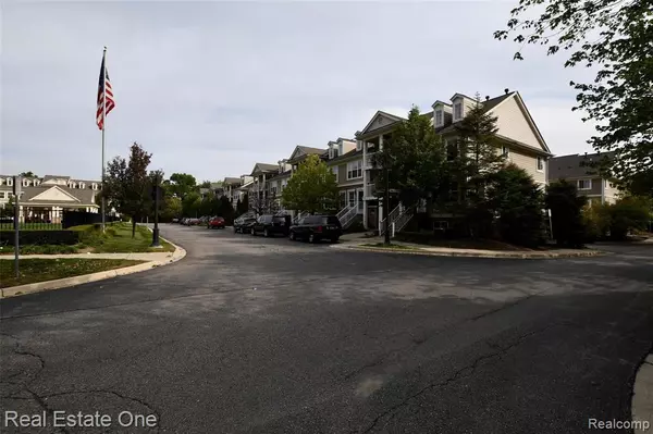 Troy, MI 48083,1084 FAULKNER