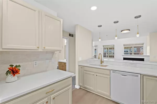 Walled Lake, MI 48390,145 E Bay Drive