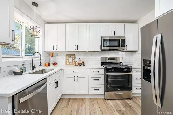 Dearborn Heights, MI 48125,4558 Universal Street