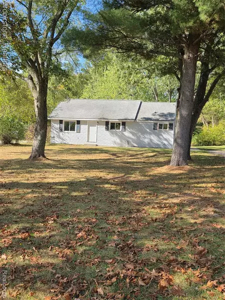 7385 N Lewis Road, Mount Morris, MI 48458