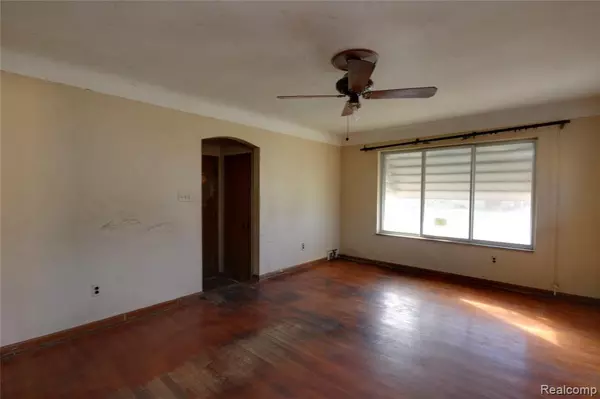 Eastpointe, MI 48021,24900 Almond Avenue