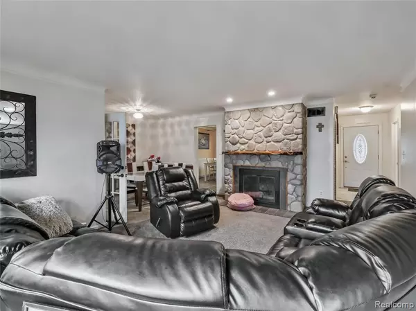 Clinton Twp, MI 48036,38580 Asbury Park Street