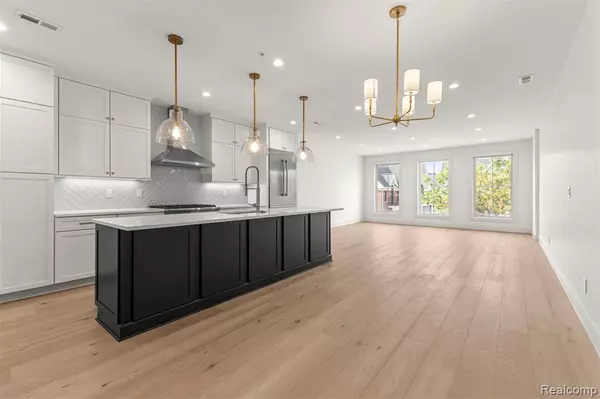 Northville, MI 48167,156 N Center Unit 203