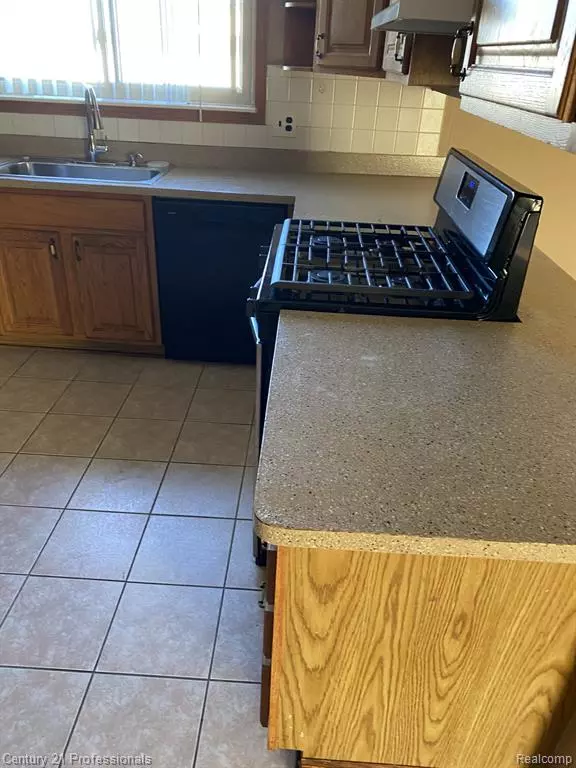 Sterling Heights, MI 48310,35588 Shell Drive