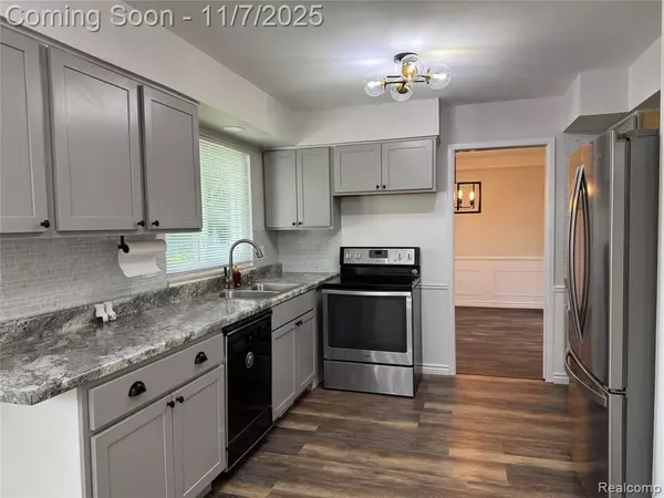 Troy, MI 48084,3715 Ledge Drive