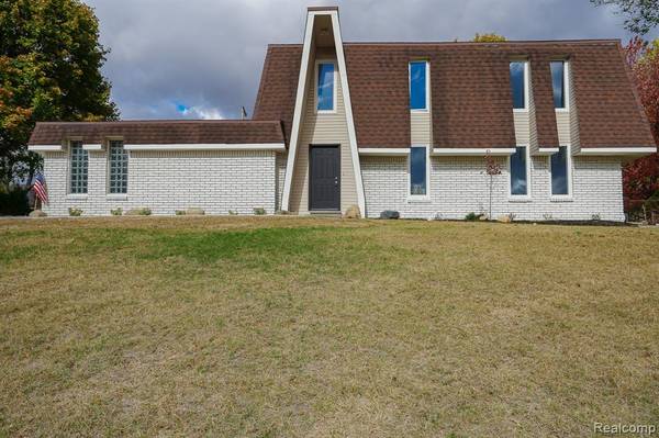 6578 Greene Haven Drive, Clarkston, MI 48348