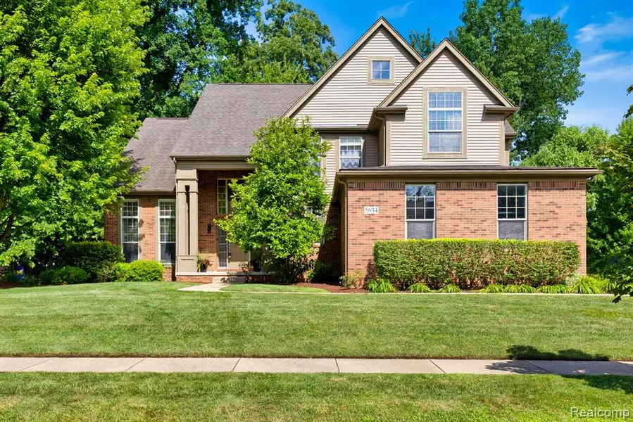 5634 Plantation Drive, Commerce Twp, MI 48382