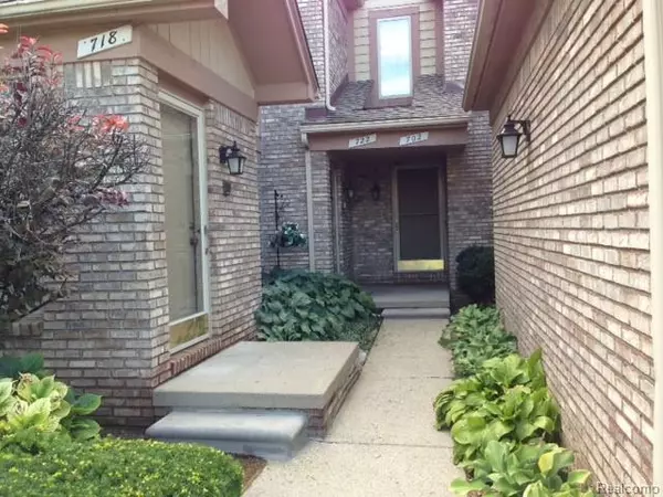 722 S Milford Road, Milford, MI 48381