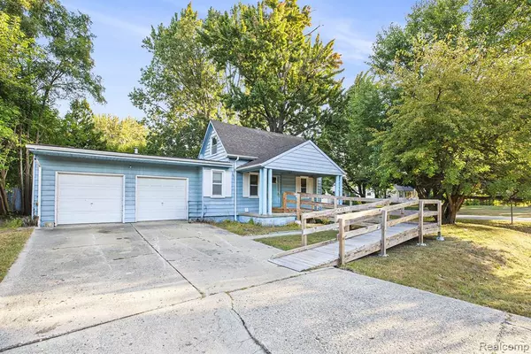 Shelby Twp, MI 48317,8123 Janis Street