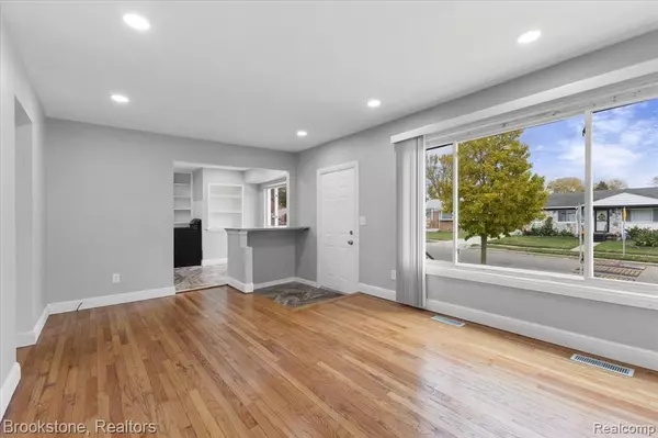 Pontiac, MI 48342,207 Victory Drive