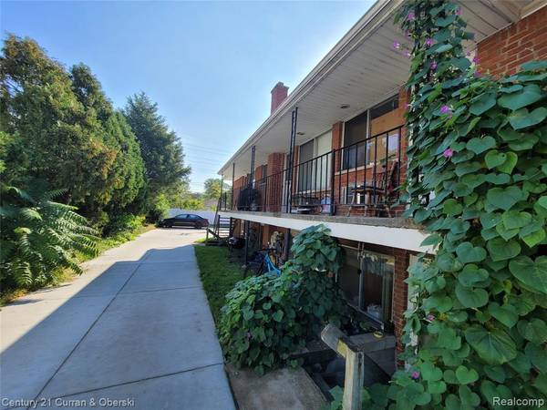 2753 10th Street, Wyandotte, MI 48192