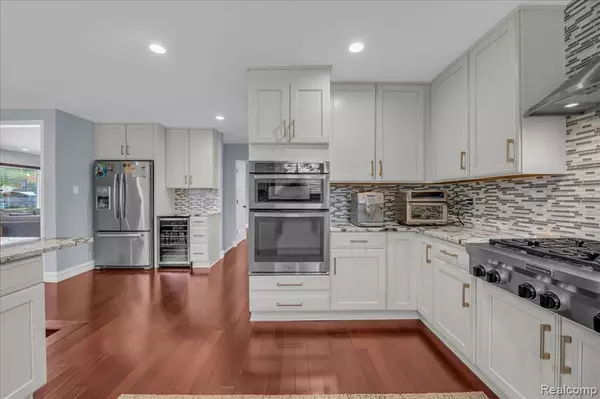 Troy, MI 48083,3794 Mark Drive