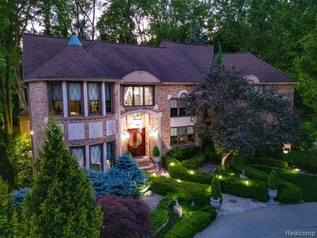 Bloomfield Hills, MI 48301,7310 Sandy Creek Ln