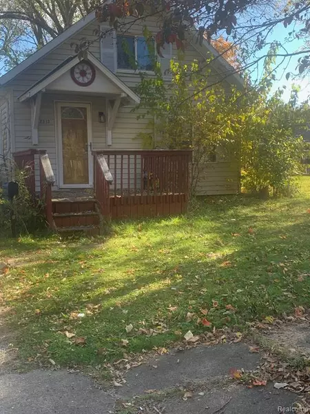 2313 S Rundle Avenue, Lansing, MI 48910