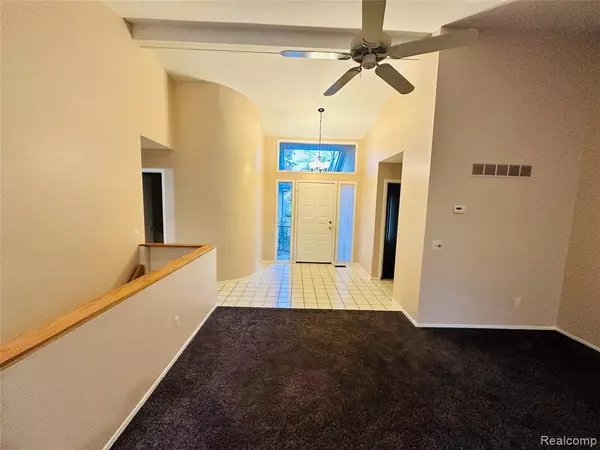 Farmington Hills, MI 48331,33779 VISTA Drive